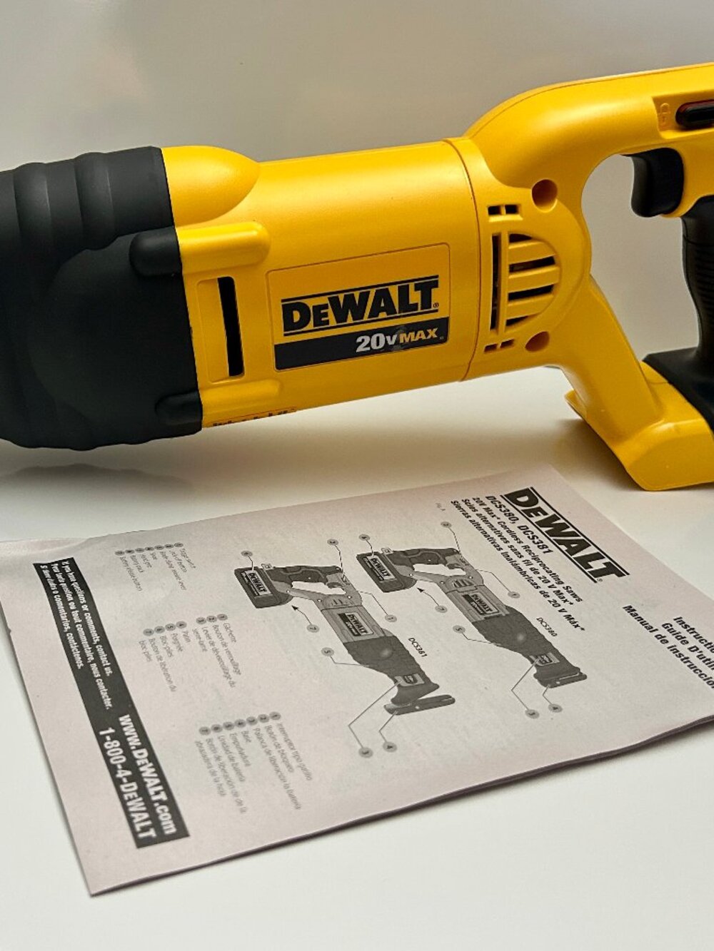 DCS381 DEWALT Saw Reciprocating Sawzall Cordless Variable 20v Max NEW